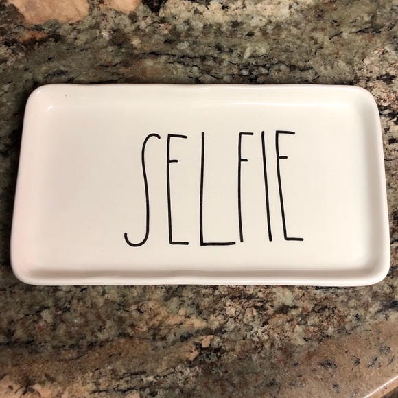 Rae Dunn Other - Rae Dunn jewelry tray “Selfie”
